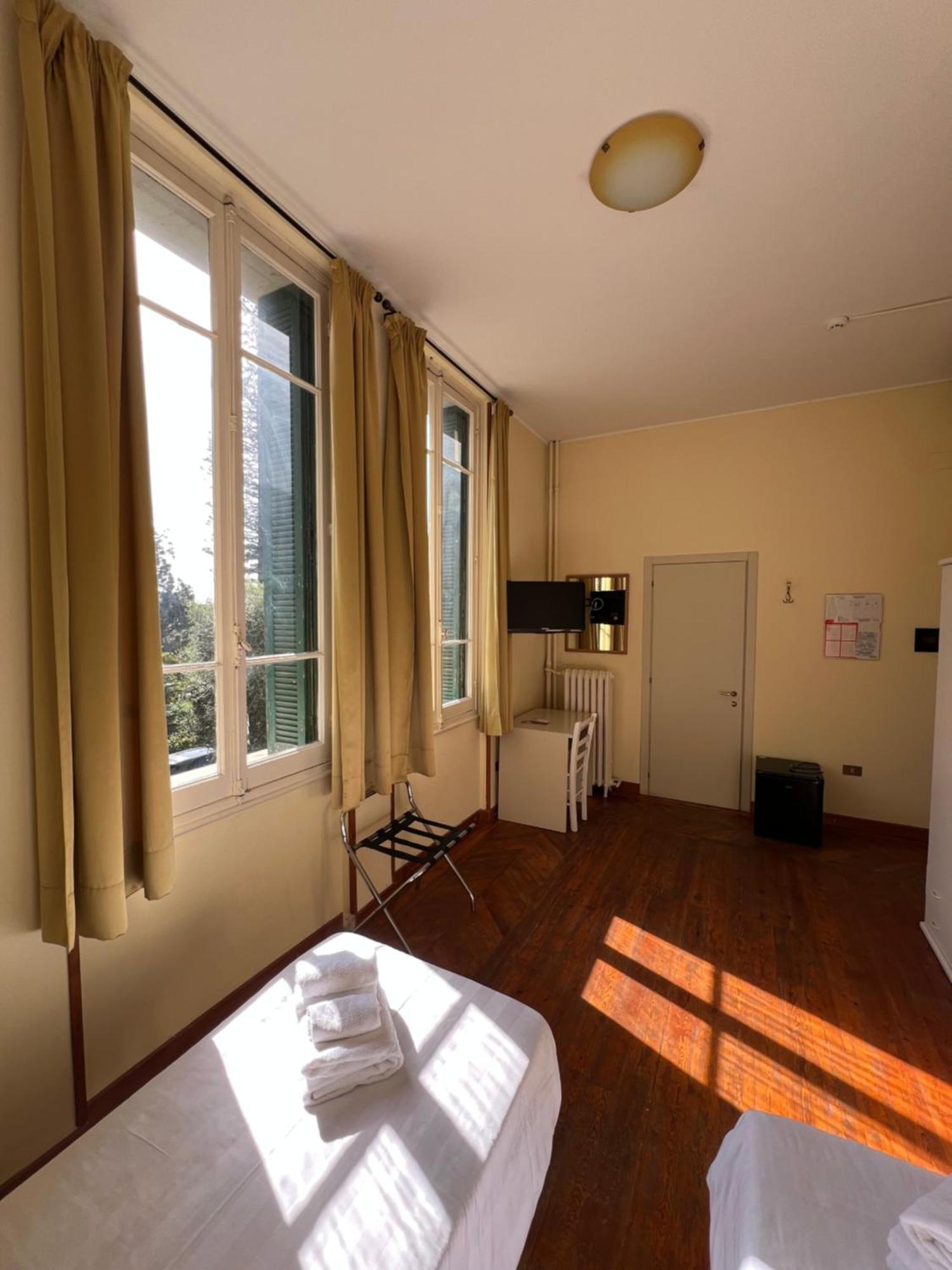 Hotel Petit Royal Ospedaletti Exterior foto
