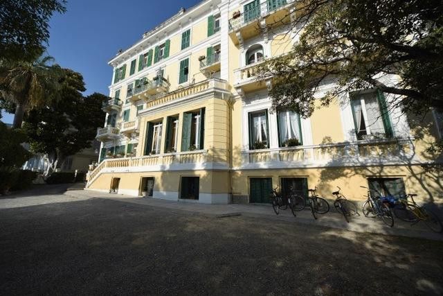Hotel Petit Royal Ospedaletti Exterior foto