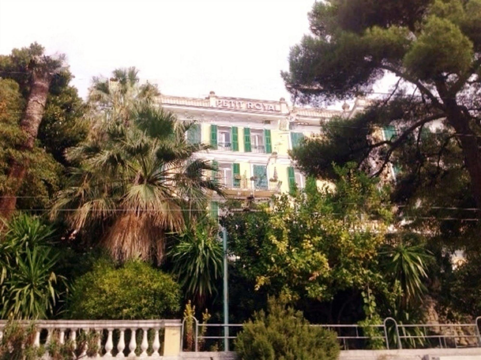 Hotel Petit Royal Ospedaletti Exterior foto